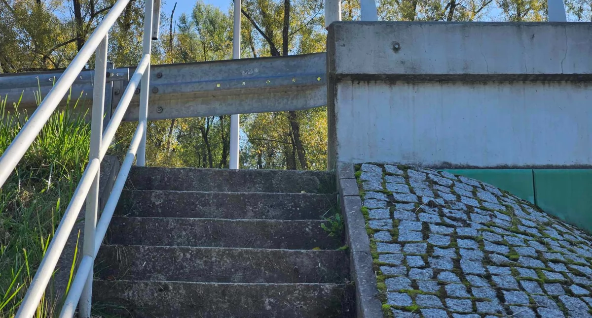 Schody przy mostach - dlaczego są zablokowane? Generalna Dyrekcja Dróg ...