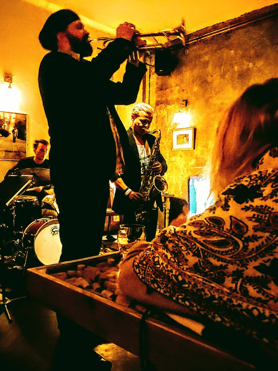  Cofeina Jazz Cafe jest nie tylko miejscem...