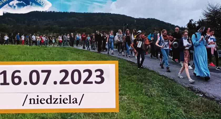 Religia, Piesza Pielgrzymka Rodzin Jachówki Kalwarii Zebrzydowskiej - zdjęcie, fotografia