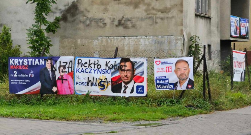 Interwencje, Nocny banery - zdjęcie, fotografia