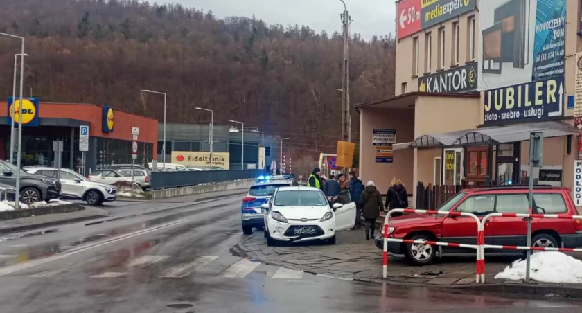 Wypadki drogowe, Sucha Beskidzka Kolizja Lidlu - zdjęcie, fotografia