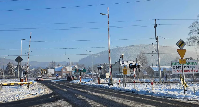 Drogi i Transport, Tajemnicze kamery przejazdach kolejowych rejestrują grozi - zdjęcie, fotografia