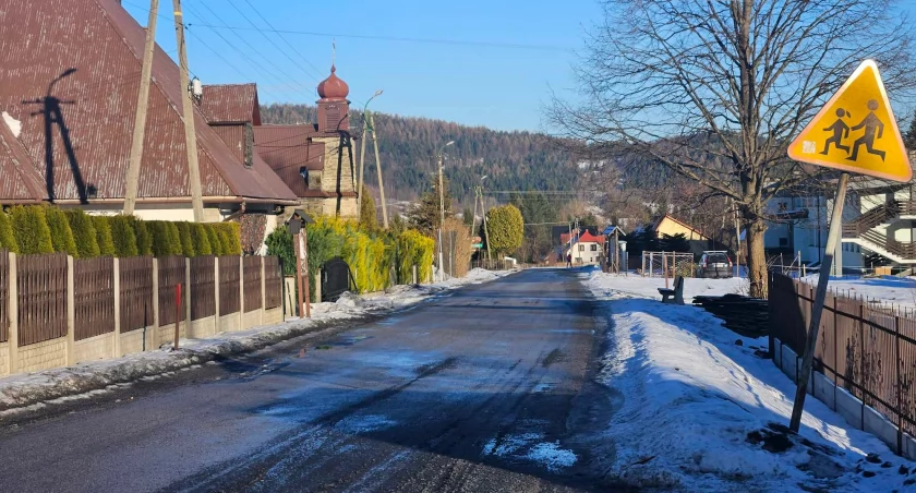 Drogi i Transport, Czekają obiecany remont drogi czyszczenie rowów - zdjęcie, fotografia