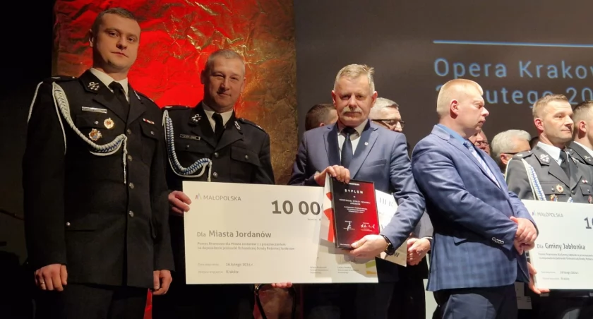 Z remizy, Jordanowscy strażacy docenieni województwie - zdjęcie, fotografia