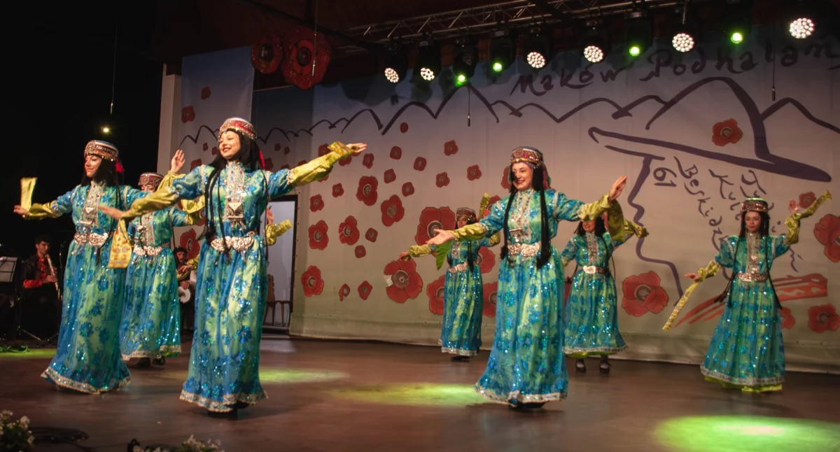 Folklor i Tradycje , Tydzień Kultury Beskidzkiej Dziś scenie wystąpią Amerykanie - zdjęcie, fotografia
