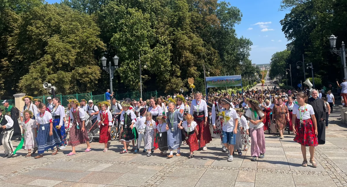 Religia, Grupa Orawa dotarła Jasną Górę - zdjęcie, fotografia