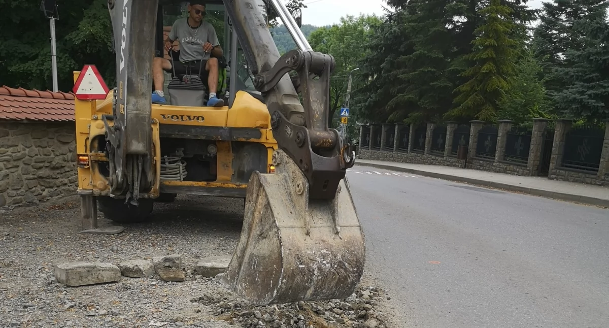 Drogi i Transport, Modernizacja parkingu kościele Sidzinie - zdjęcie, fotografia