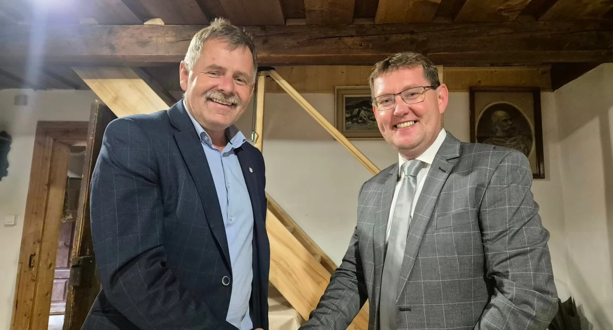 Polityka, Jordanów odbudowuje partnerstwo Zubercem - zdjęcie, fotografia