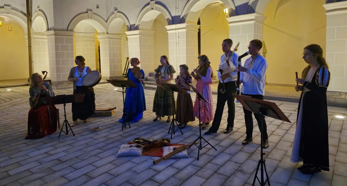 Koncerty – Muzyka , Zaproszenie koncert muzyki dawnej Zamku Suchej Beskidzkiej - zdjęcie, fotografia