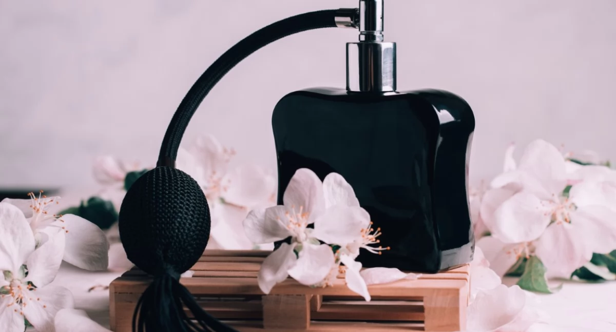 Materiał zewnętrzny, orientu odkryj egzotyczne perfumy które przeniosą odległe kraje - zdjęcie, fotografia