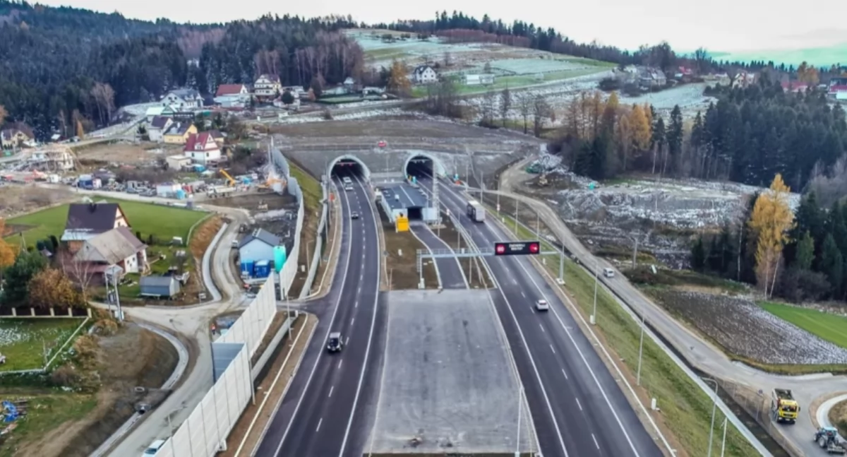 Nasze sprawy, wyglądał długi weekend tunelu zakopiance - zdjęcie, fotografia