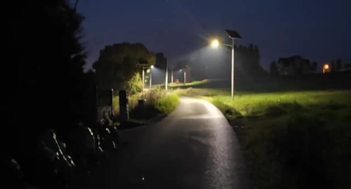 Inwestycje, Poprawa bezpieczeństwa widoczności Jordanowie Zakończono montaż energooszczędnych solarnych - zdjęcie, fotografia