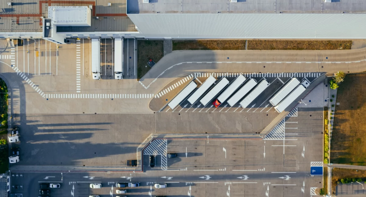 Materiał zewnętrzny, wybrać partnera logistycznego sklepu commerce - zdjęcie, fotografia