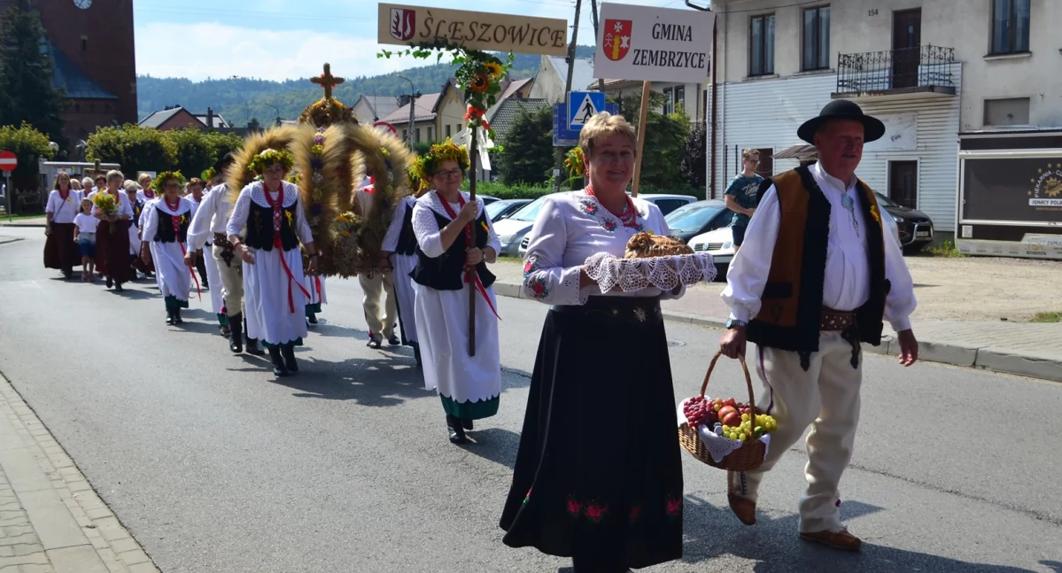 Folklor i Tradycje , Powiatowe dożynki Zembrzycach (zdjęcia video) - zdjęcie, fotografia