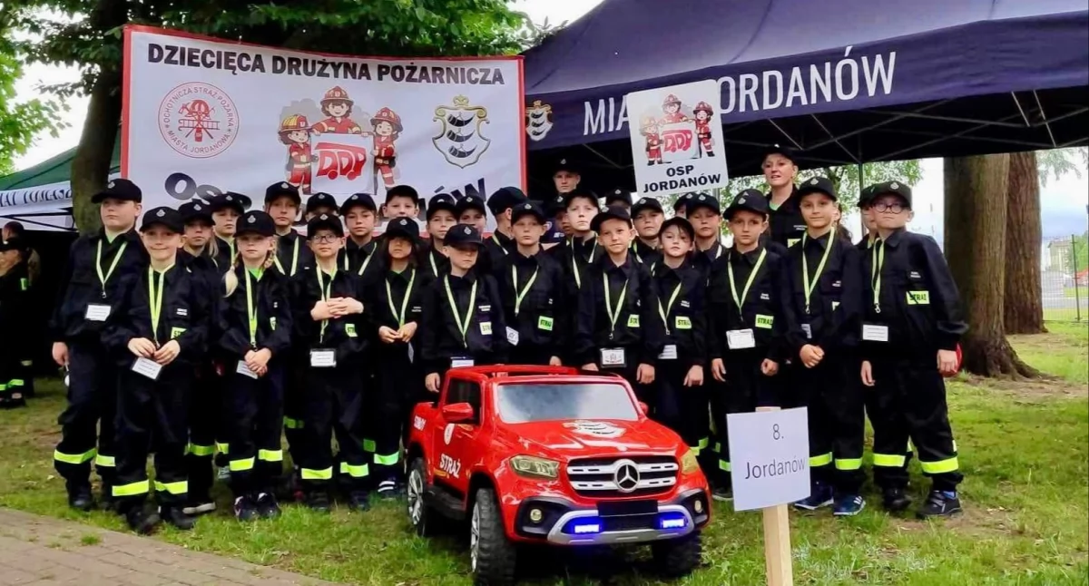 Z remizy, Jordanów dziękuje wsparcie ramach zadania Mały Strażak - zdjęcie, fotografia