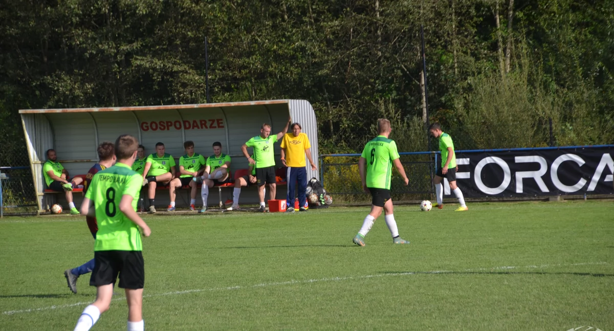 Piłka nożna, KLASA Rezerwy Tempo Halniaka górą Cztery Capara dublety Kovala Savitskyi - zdjęcie, fotografia