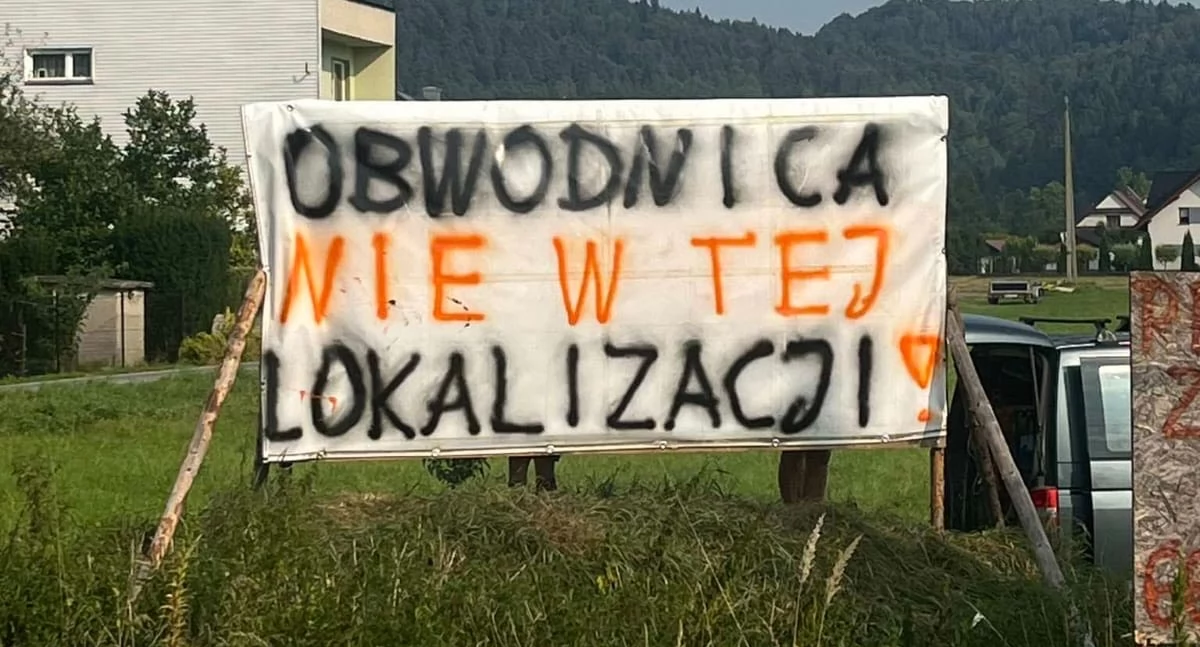 Drogi i Transport, Mieszkańcy zablokują drogę krajową godzą wybrany wariant obwodnicy Makowa Podhalańskiego - zdjęcie, fotografia