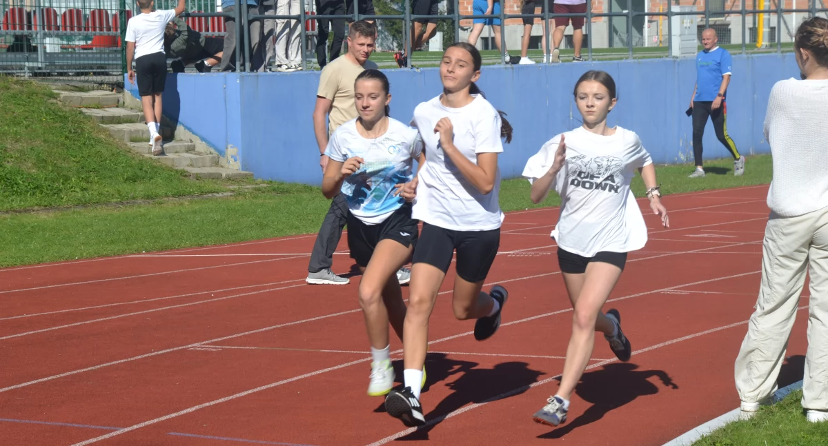 Sport szkolny, Lekkoatletyczna szkół średnich wyłoniła szkolną kadrę powiatu suskiego - zdjęcie, fotografia