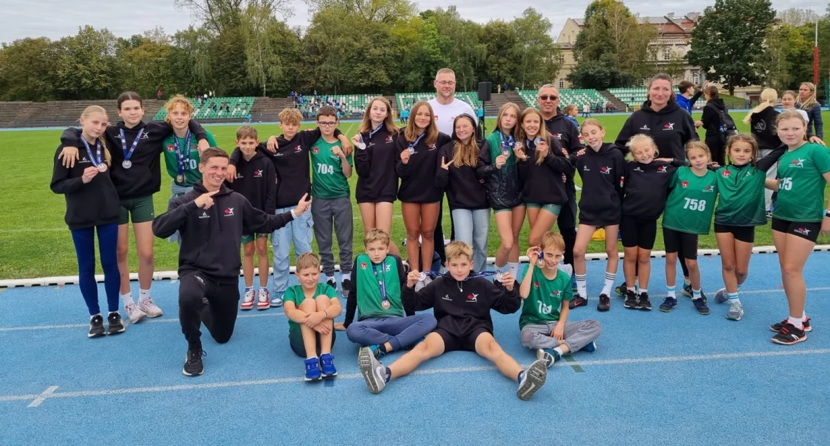 Lekkoatletyka, Piętnaście medali piąte miejsce generalce Sucha Beskidzka - zdjęcie, fotografia