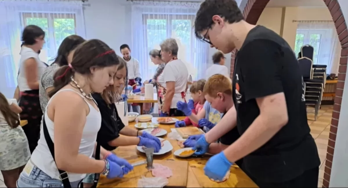 Folklor i Tradycje , Regionalny Burger kulinarne warsztaty Hucisku! - zdjęcie, fotografia