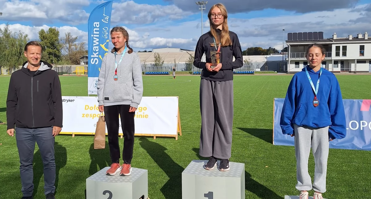Lekkoatletyka, Lekkoatleci Bieganie Stryszawa Sucha Beskidzka pokazali siłę Skawinie - zdjęcie, fotografia