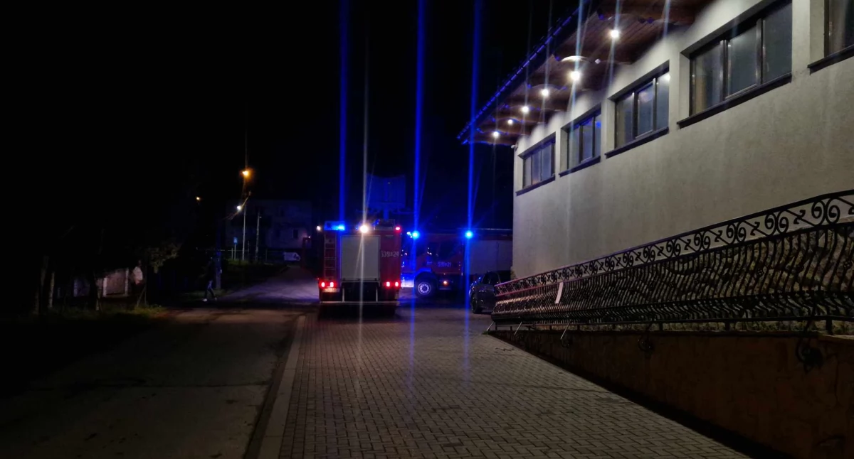Miejscowe zagrożenie, Interwencja strażaków zespołu ratownictwa medycznego Osielcu (Aktualizacja) - zdjęcie, fotografia