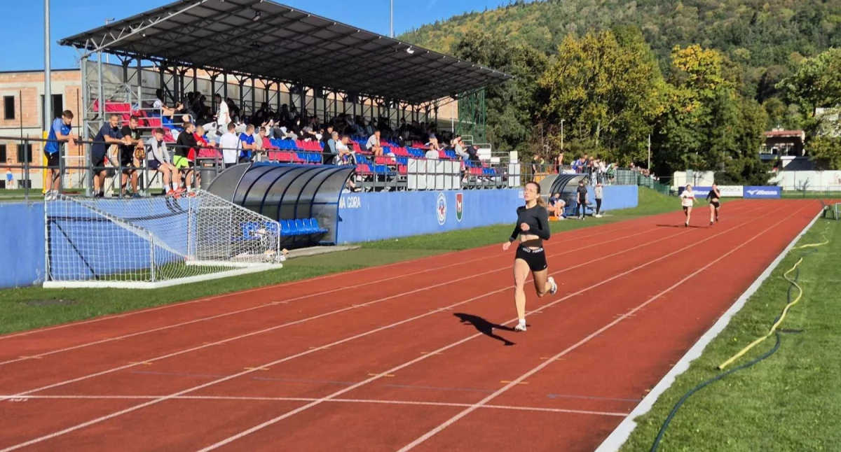 Sport szkolny, Drużynowe lekkoatletyczne zmagania uczniów suskich szkół średnich - zdjęcie, fotografia