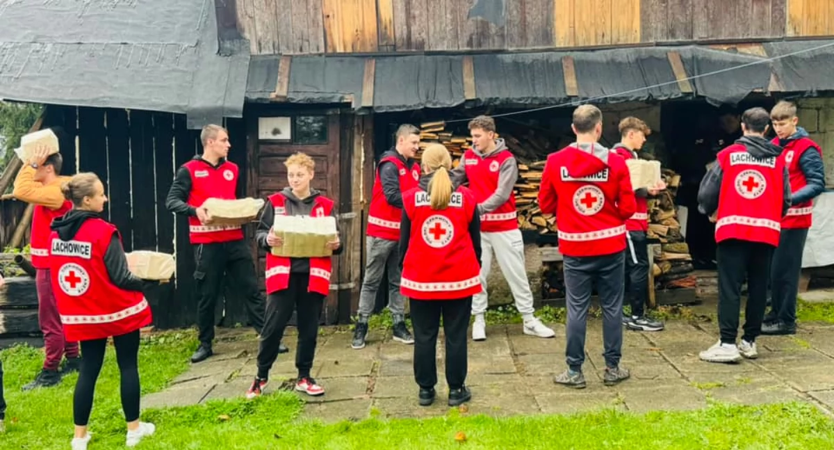 Pomoc społeczna, Wielkie serce seniorów Akcja koła Lachowicach - zdjęcie, fotografia