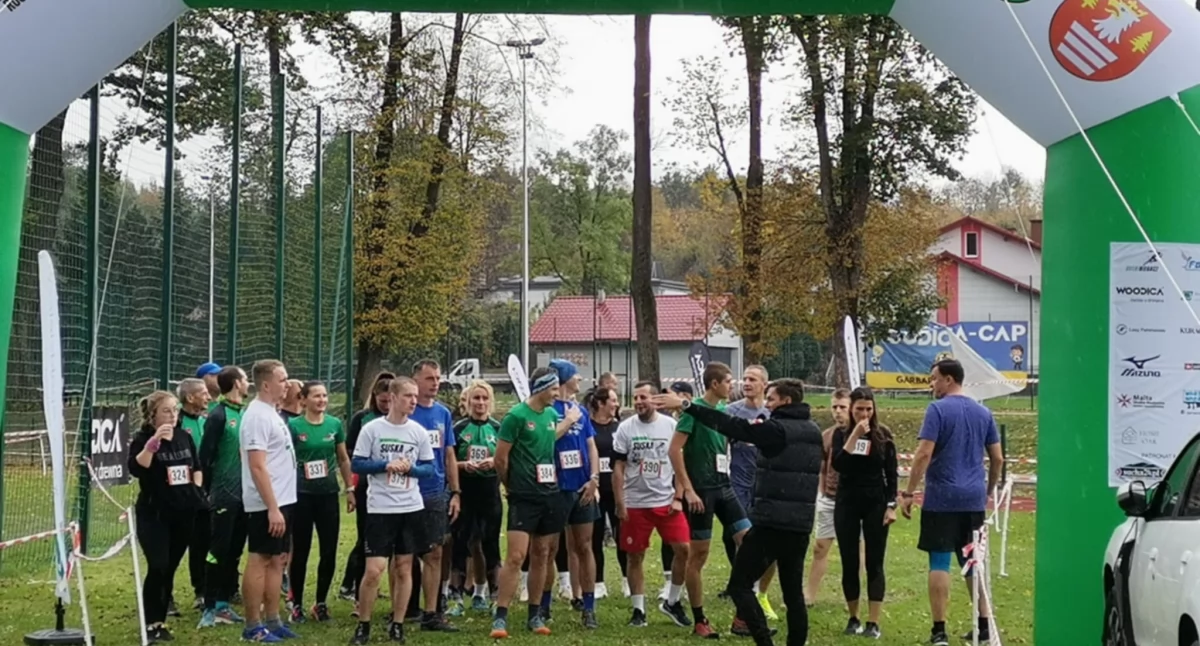 Biegi, Zembrzyce ruszyły Rekordowa ilość zawodników rekordowa ilość sztafet - zdjęcie, fotografia