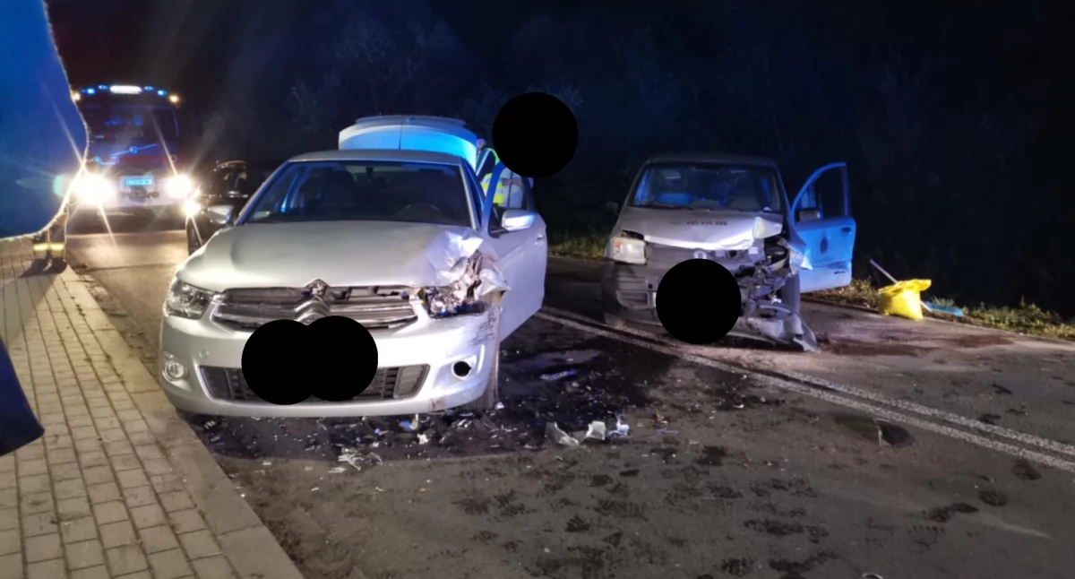 Wypadki drogowe, Kolizja udziałem czterech samochodów Zembrzycach - zdjęcie, fotografia