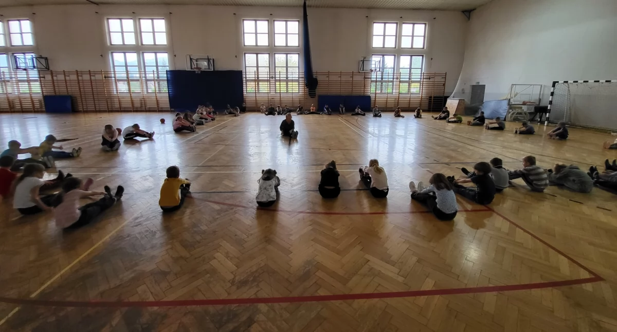 Finanse i Budżet, Zembrzyce wprowadzają opłaty wynajem sportowych klubów sportowych - zdjęcie, fotografia