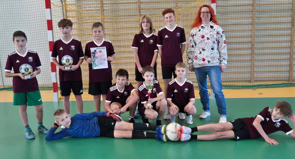 Sport szkolny, Chłopcy Zawoi wrzucli piąty odjechali rywalom - zdjęcie, fotografia