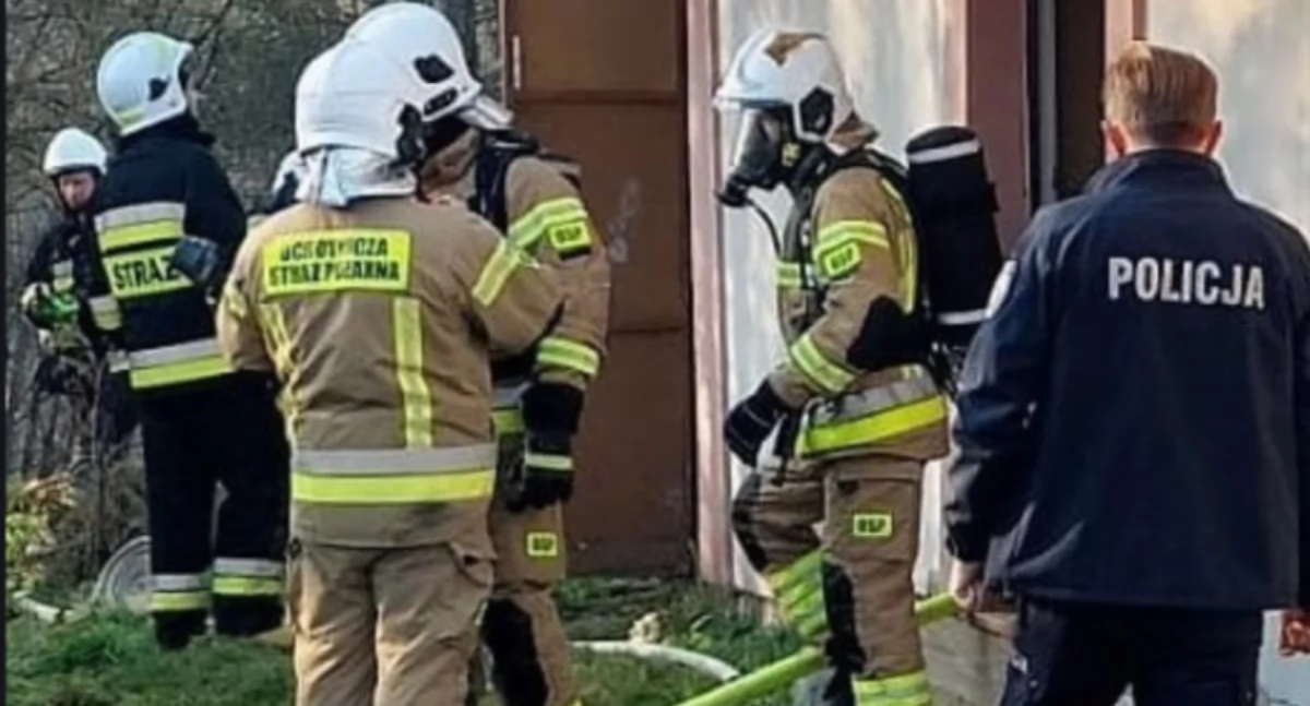 Pożary , Policjanci ewakuowali osoby płonącego - zdjęcie, fotografia
