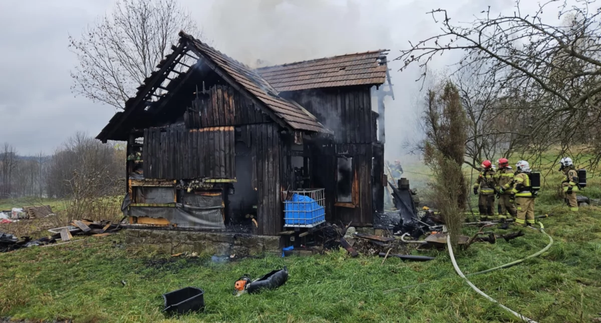 Pożary , Pożar Tarnawie Dolnej Jedna osoba poszkodowana - zdjęcie, fotografia