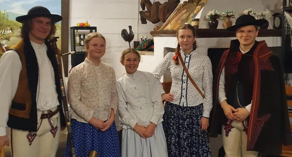 Folklor i Tradycje , Posiady Gawędziarskie Konkurs Unikatowych Instrumentach Ludowych Śpiewu Tradycyjnego przyniosły nagrody regionalistom powiatu suskiego - zdjęcie, fotografia