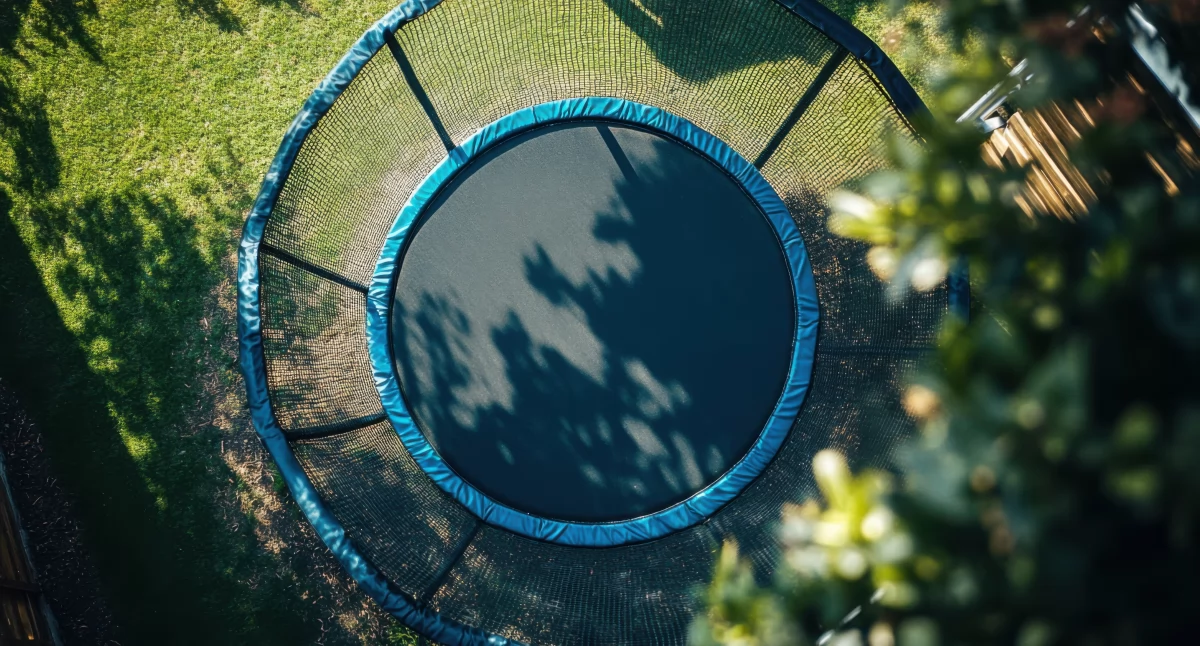 Materiał zewnętrzny, Trampolina ziemna ogrodzie korzyści zdrowia szczegółowy poradnik montażowy - zdjęcie, fotografia