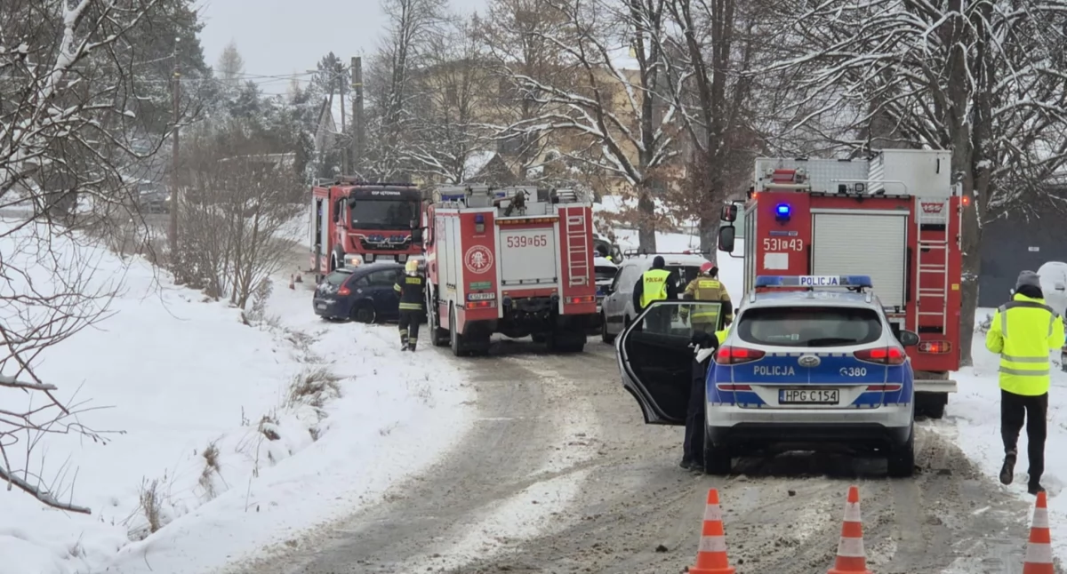 Wypadki drogowe, Poważny wypadek Jordanowie Droga zablokowana - zdjęcie, fotografia