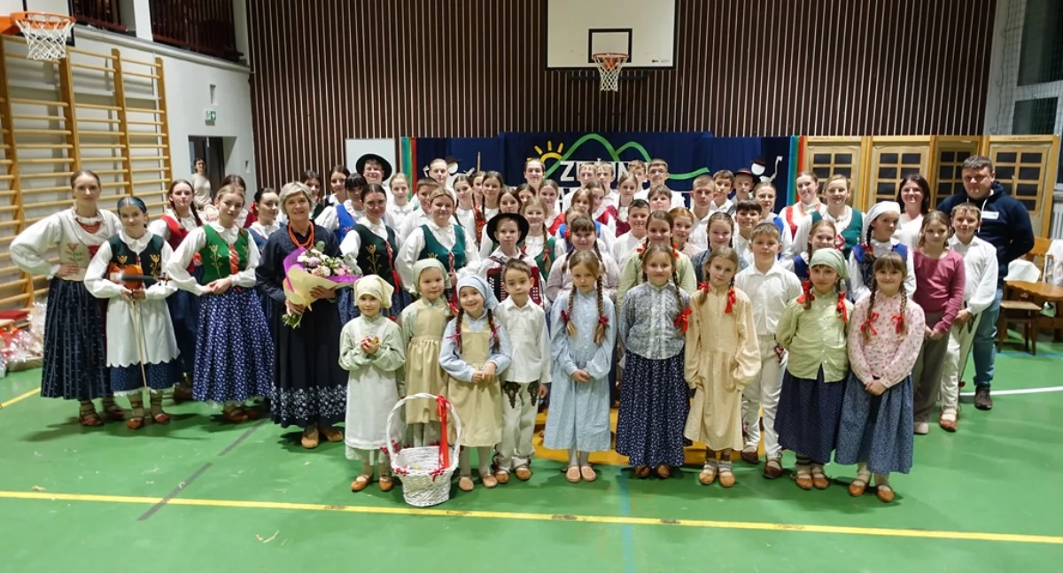 Folklor i Tradycje , lecie Zespołu Regionalnego „Zbójnik” - zdjęcie, fotografia