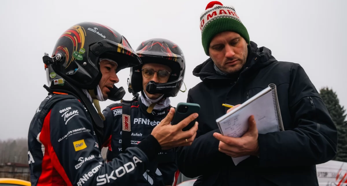 Motosport, Tradycyjny finał sezonu Warszawie Marczyk Gospodarczyk starcie Rajdu Barbórka - zdjęcie, fotografia