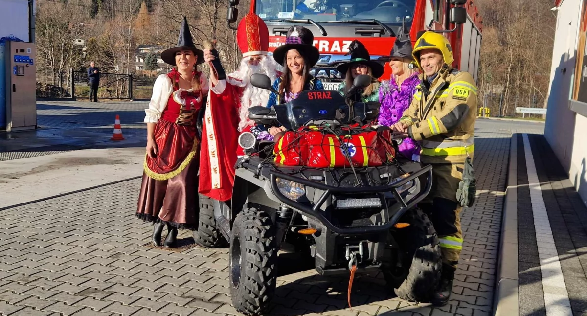 Rodzina, Spotkanie Mikołajem stacji Zawoi! - zdjęcie, fotografia