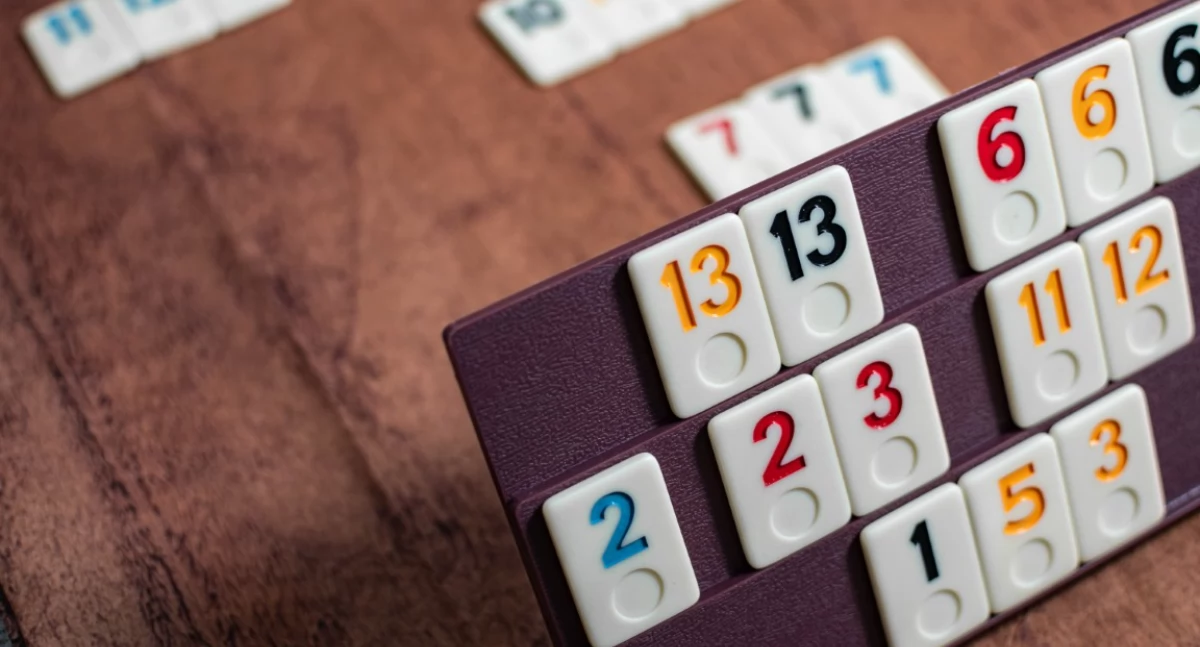 Materiał zewnętrzny, powodów których Rummikub idealny całej rodziny - zdjęcie, fotografia