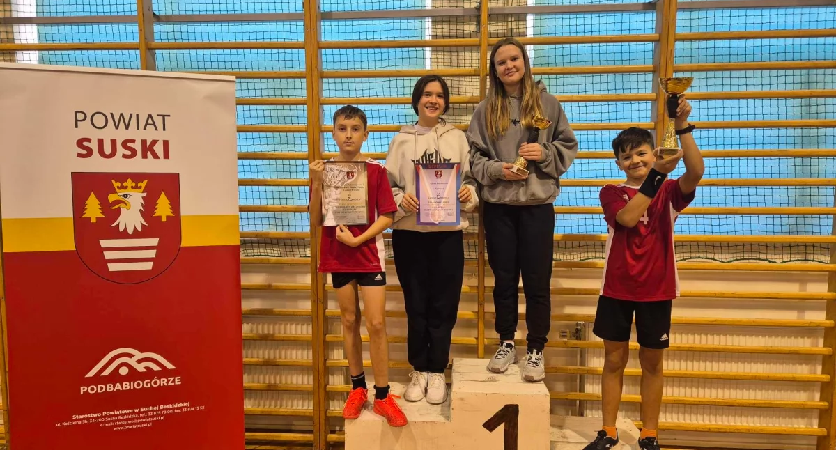 Sport szkolny, Tenisowe zmagania Lachowicach triumfy uczniów Naprawy Zawoi - zdjęcie, fotografia
