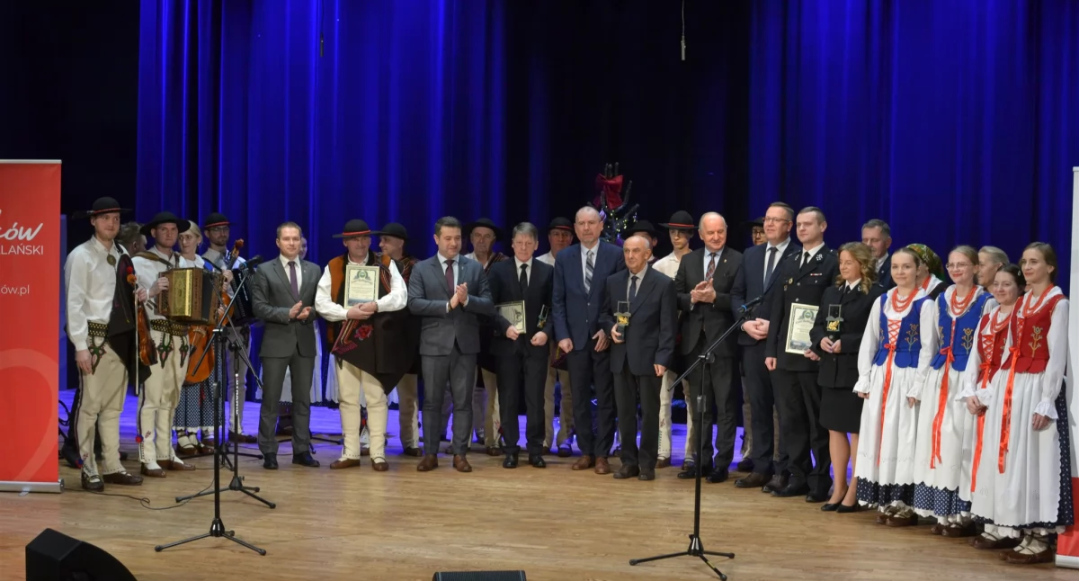 Osobowości kultury , Głos przeszłości teraźniejszości Babiogórski stopnia szczególnego Zespołu Regionalnego Zbyrcok - zdjęcie, fotografia