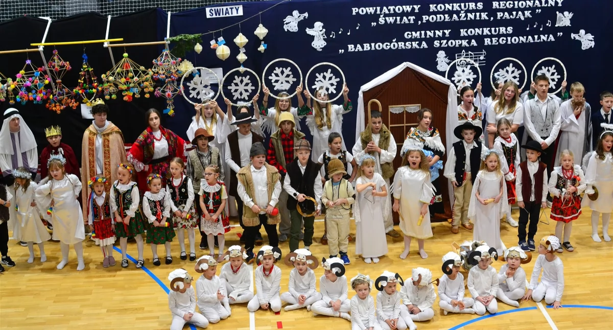 Folklor i Tradycje , Cudowne Jasełka Wybrano najpiękniejsze szopki pająki światy podłaźniki - zdjęcie, fotografia