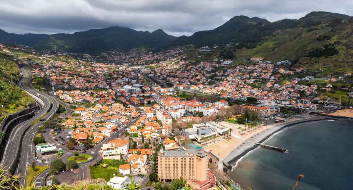 Atrakcje Turystyczne - Podróże małe i duże, Funchal okolice warto zwiedzić podczas wakacji Maderze - zdjęcie, fotografia