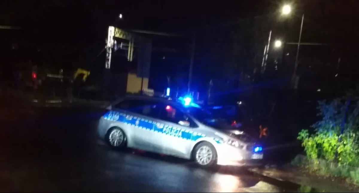 Kronika kryminalna, Podczas pościgu staranował radiowóz poszkodowani - zdjęcie, fotografia