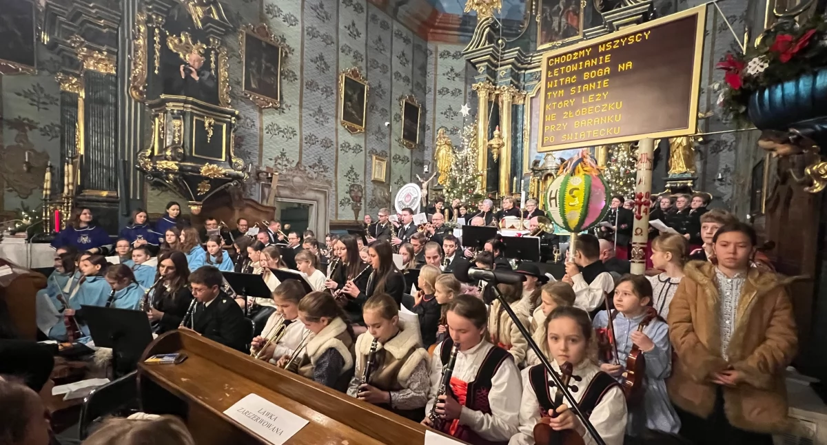 Religia, „Łętowskie Kolędowanie” Muzyczna Tradycja Łętowni - zdjęcie, fotografia