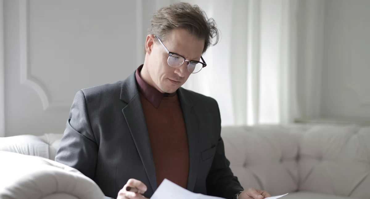 Materiał zewnętrzny, firma windykacyjna działa - zdjęcie, fotografia