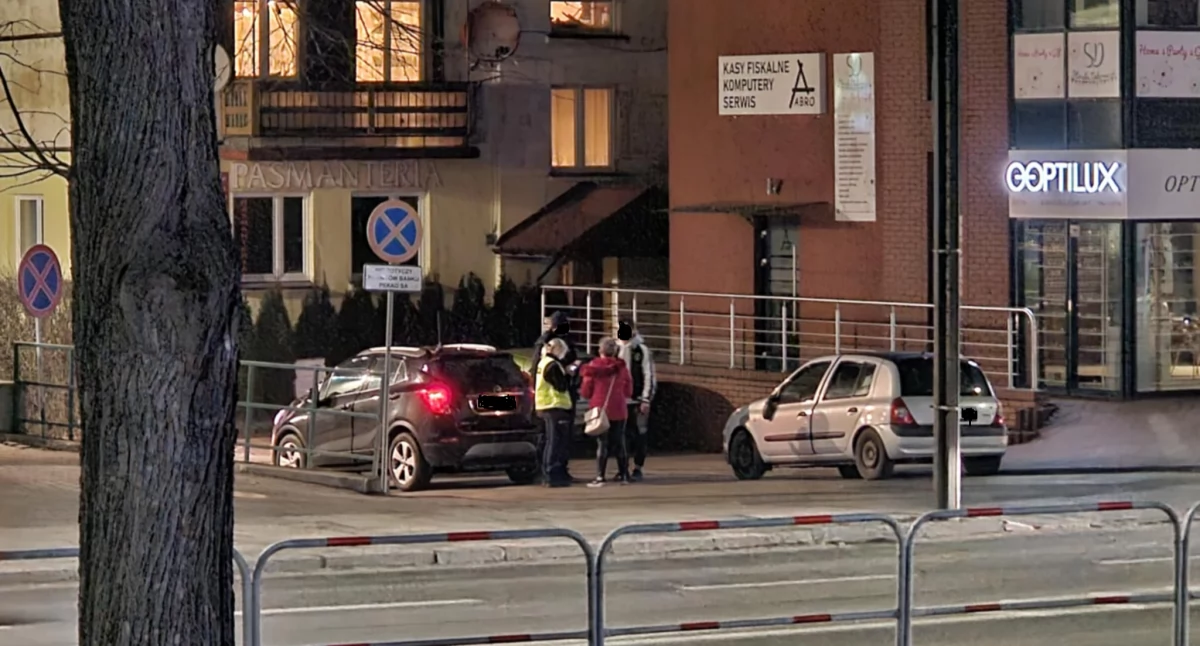 Wypadki drogowe, Kolizja drogowa Suchej Beskidzkiej sprawca ukarany mandatem - zdjęcie, fotografia