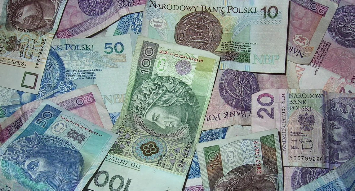 Finanse i Budżet, Średnia pensja Polsce opublikował - zdjęcie, fotografia